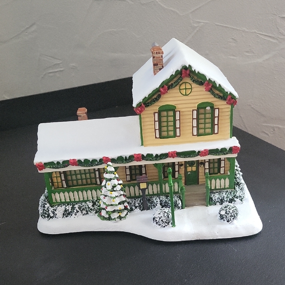 Hawthorn Village l John Deere Holiday Village House with Snow Accents
